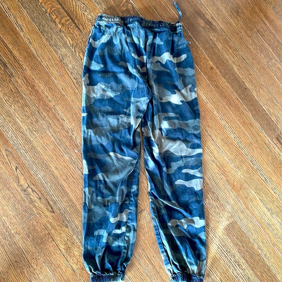 VS PINK faded wash camo joggers - XS - Picture 4 of 5